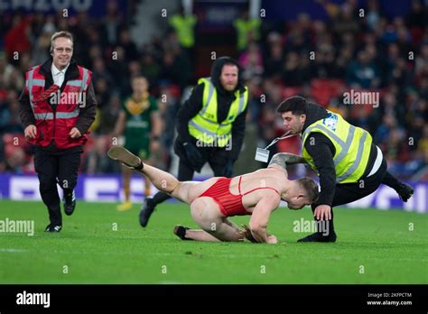 Streaker a futballpályán