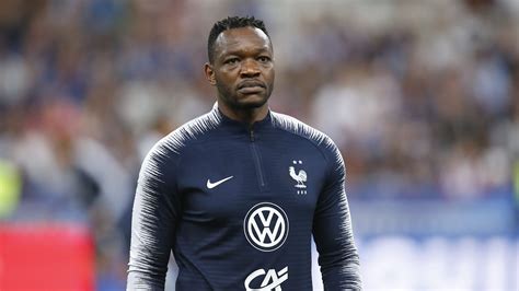 Steve Mandanda visszavonulását bejelentő újságcikk