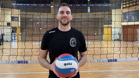 Nacsa Gábor edzőként, utasításokat adva