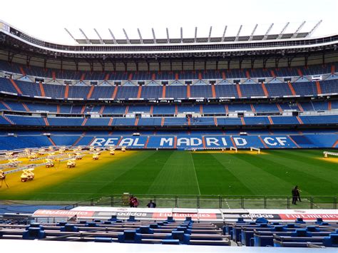Bernabéu kispad és pálya