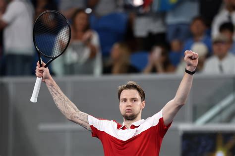 Marton Fucsovics a pályán akció közben