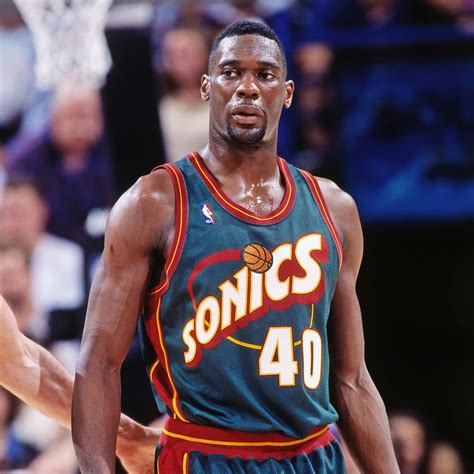 Shawn Kemp erőteljes zsákolása