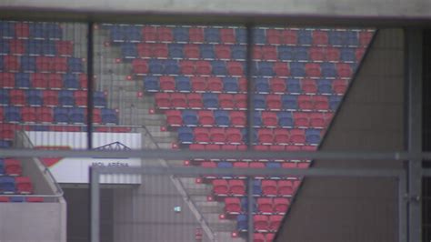 Hanggránát robbanása egy futballmérkőzésen, megsérült játékvezető