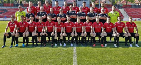 Csapatfotó gyermek focistákról