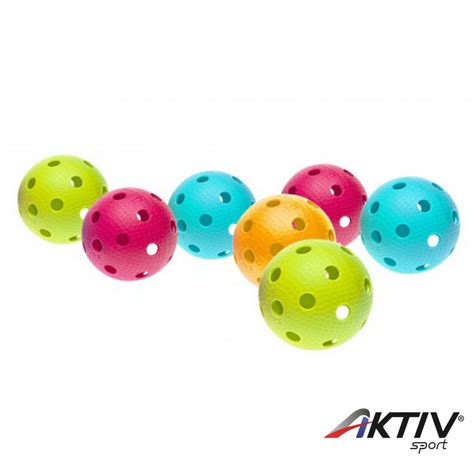 Különböző floorball labda készletek