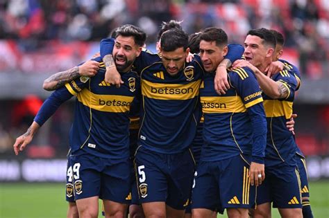 A Boca Juniors szurkolói a La Bombonerában