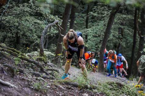 Szentendre UltraTrail terepfutás versenyzők a rajtban
