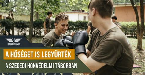 Honvédelmi táborban résztvevő fiatalok