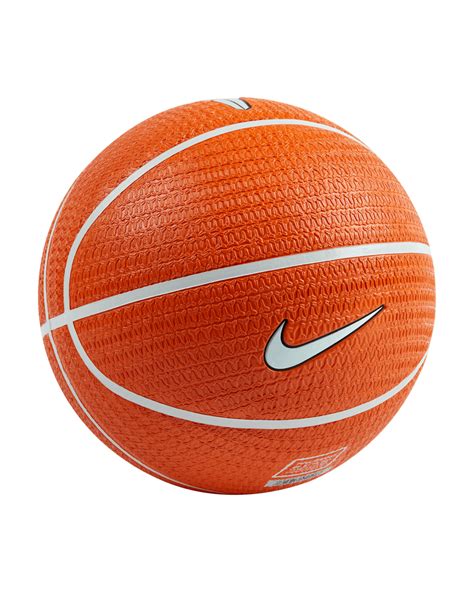 Különböző Nike kosárlabda modellek egymás mellett