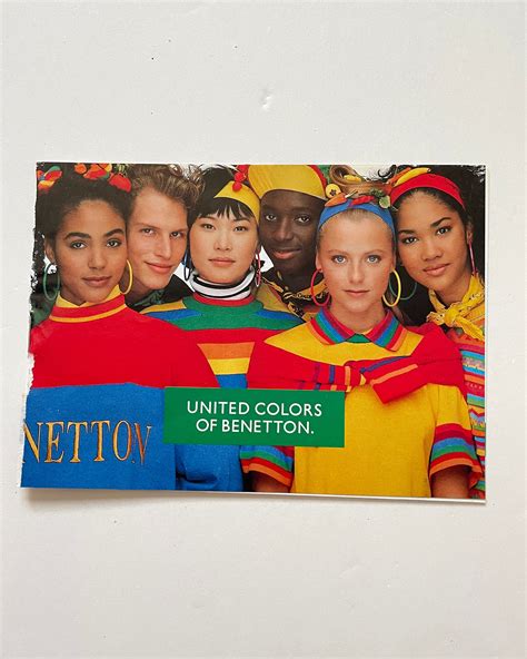 Grafikus mintázatú vintage Benetton felsők részletei