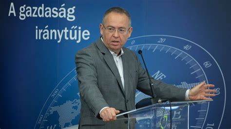 Rácz Róbert kapus a Jászberény mezében