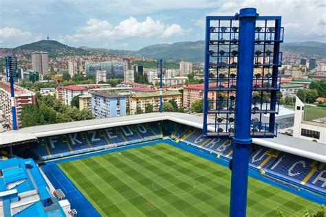 A Grbavica stadion romjai a háború után