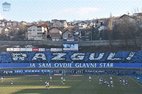 FK Željezničar és FK Sarajevo szurkolók a háború utáni mérkőzésen