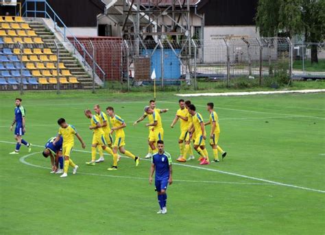 Labdarúgó-mérkőzés pillanata az NB III-ban