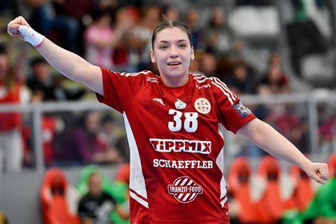 Vámos Petra a Metz színeiben támadásban