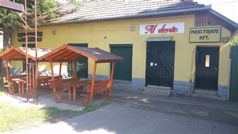 Törökszentmiklós Fradi Étterem homlokzata