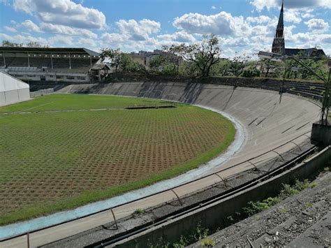 A Millenáris Sportpálya korabeli ábrázolása