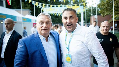 Gáspár Győző Orbán Viktorral a Békemeneten