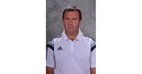 Sápi Csaba játékvezetői viseletben