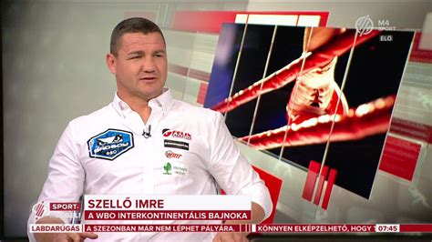 Szellő Imre győztesen emeli a kezét