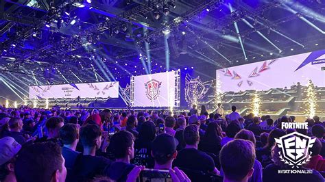 E-sport játékosok versenyeznek egy LAN eseményen
