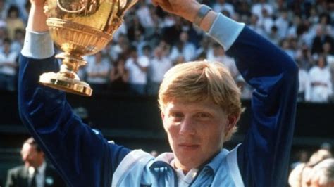 Fiatal Boris Becker ünnepli wimbledoni győzelmét