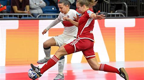 A Dunaújvárosi Futsal Bajnokság döntőjének pillanata