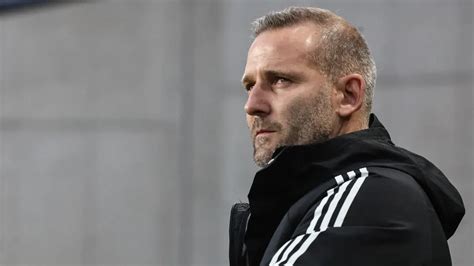 Szélesi Zoltán Újpest vezetőedző a sajtótájékoztatón