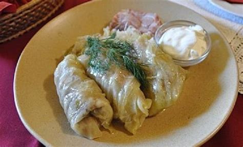 Különböző szénhidrátforrások egy tányéron