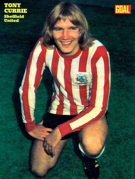 Tony Currie korabeli fotója a pályán