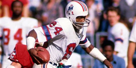 Darryl Stingley mozdulatlanul fekszik a pályán a sérülés után