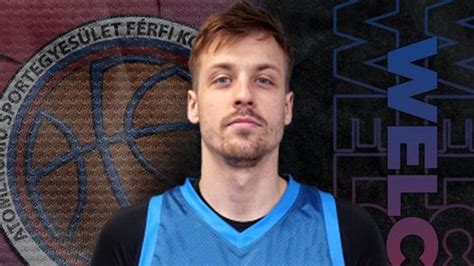 sportrendezvény a paksi csarnokban