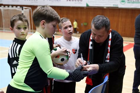 A PVSK-Veolia csapatának játékosai a Lauber Dezső Sportcsarnokban