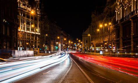 A éjszakai Budapest utcaképe