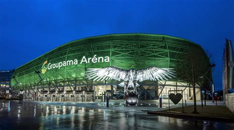 Groupama Aréna éjszakai kivilágításban