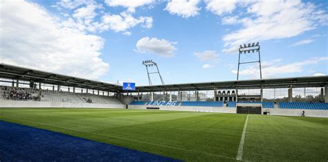 A stadion sky boxainak és lelátójának elrendezése