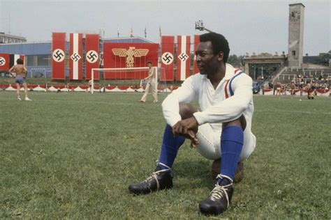 Pelé a 'Menekülés a győzelembe' forgatásán
