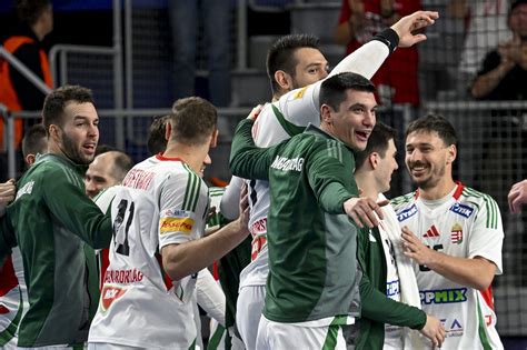 Telt házas magyar bajnoki mérkőzés hangulatképe