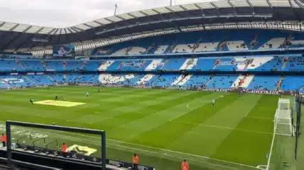 A Manchester City stadionjának nyugati lelátója, a Colin Bell Stand