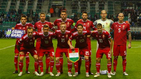 Magyar labdarúgó mezben