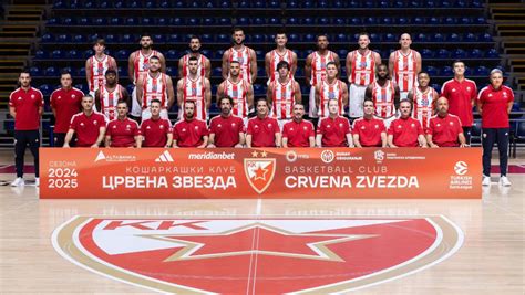Crvena Zvezda csapatkép és a klub logója