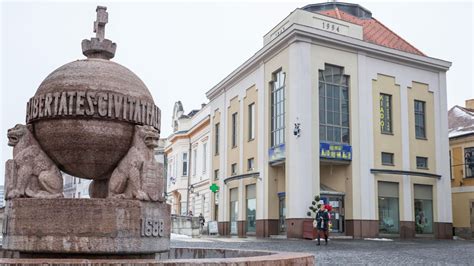 A rosztovi CUM áruház épülete a toronyórával