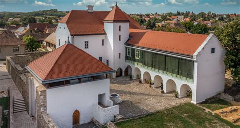 Szászvári sporttelep építése