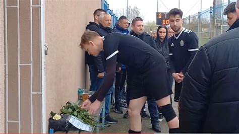 Fiatal röplabdázók mérkőzés közben