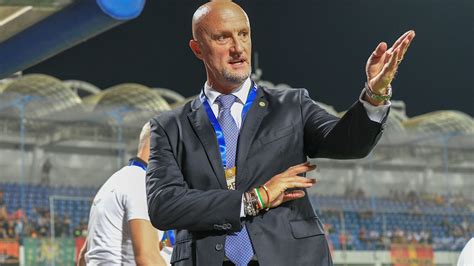 Montenegrói játékosok ünneplése győzelem után