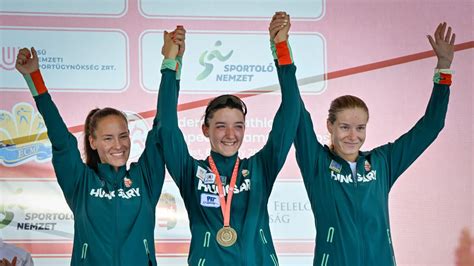 A magyar női csapat ezüstérme a junior Európa-bajnokságon