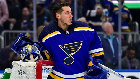 Jordan Binnington akcióban a kapuban