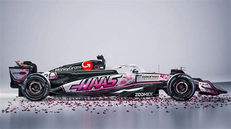 Haas F1 autó teljesen fehér festéssel