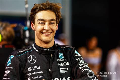 George Russell a Mercedes F1 autóban Barcelonában