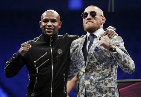 Floyd Mayweather és Conor McGregor szájkaratéja a sajtótájékoztatón